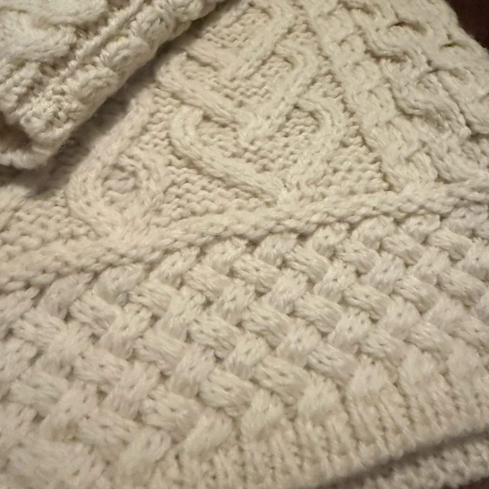 Aran Mor Merino Wool Cable knit Sweater - Picture 3 of 7